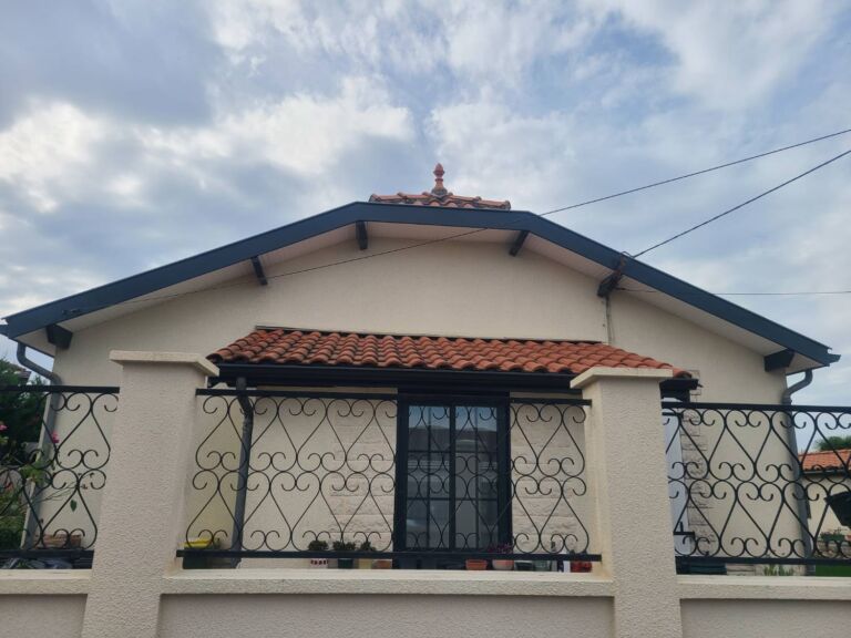 APRES rénovation avant toits de couleur BEGLES